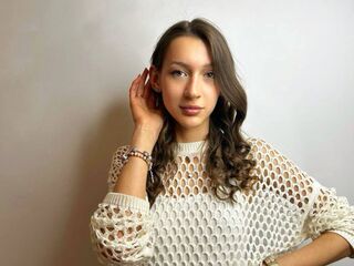 camgirl showing pussy WhitneyBellas